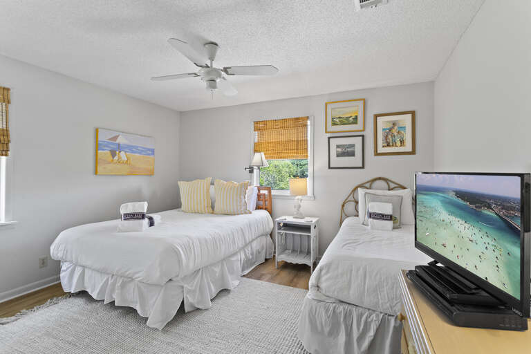 11-Lazy-Days-Guest-Bedroom-2