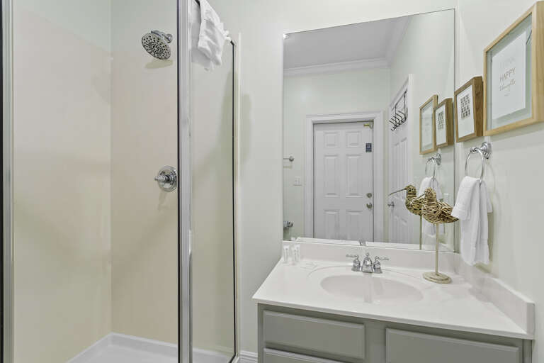 24-Legacy-501-Guest-Bathroom