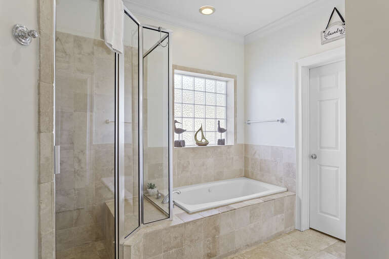 24-Legacy-501-Primary-Bathroom-Alt