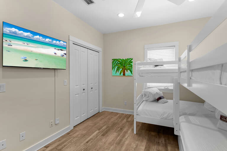 Seagull's Nest Bunk Room Alt