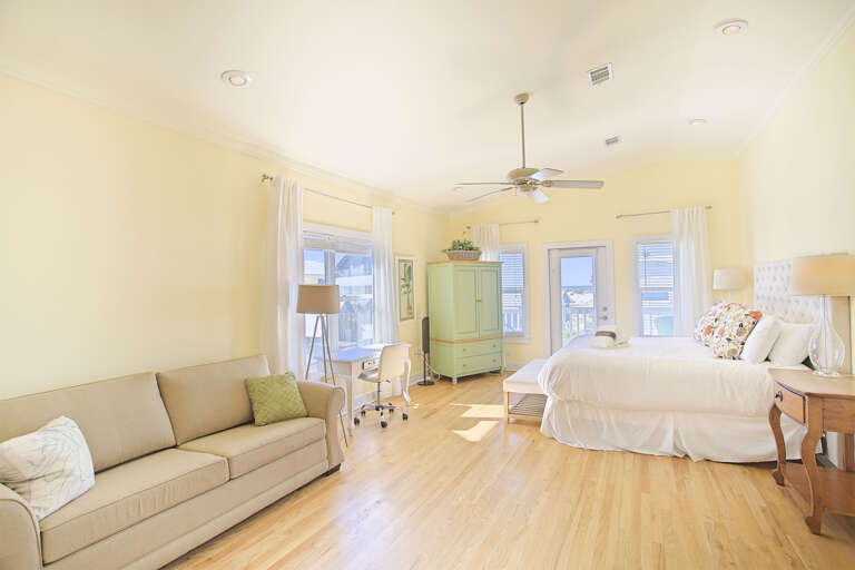 21-Sand-Dollar-Master-Bed