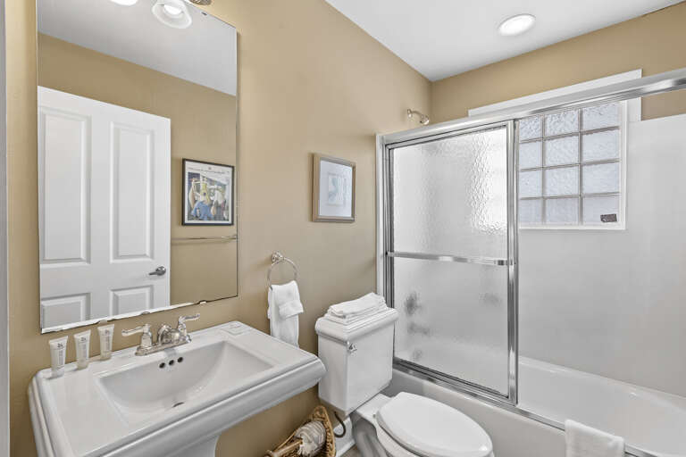 23-Sand-Dollar-Bathroom-2