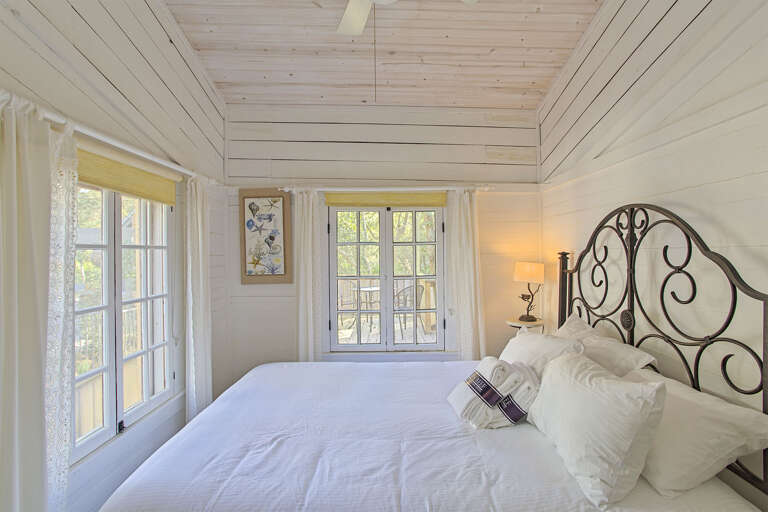 21-Shepherd-Cottage-Bedroom