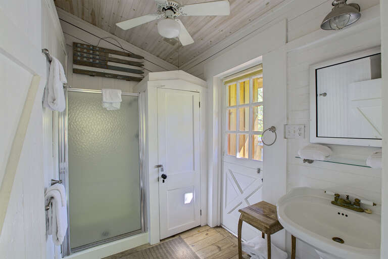 Shepherd-Cottage-Bathroom
