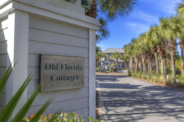 18-Old-Florida-Cottages-Entrance