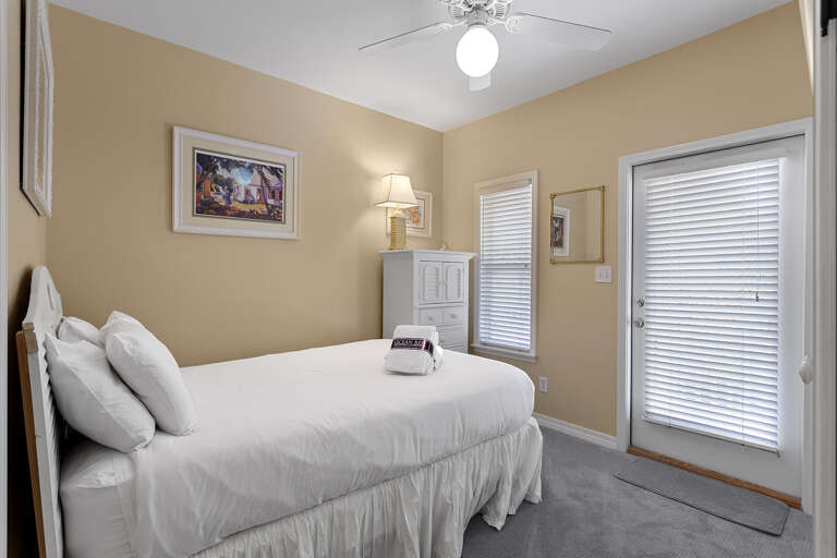 Who Sells Sea Shells Guest Bedroom