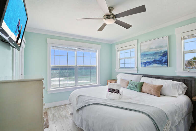 22-Sunseekers-4-Master-Bed