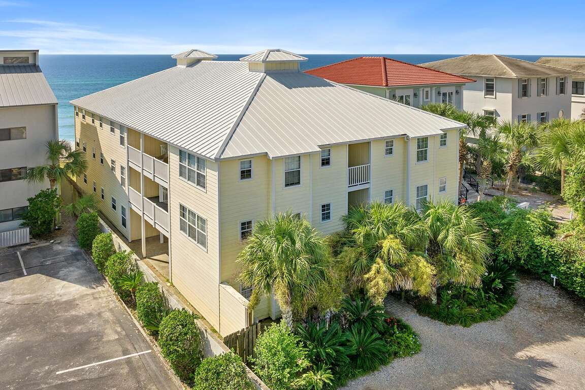 Sunseekers 4 Condo in Blue Mountain Beach, FL with 2 Bedrooms