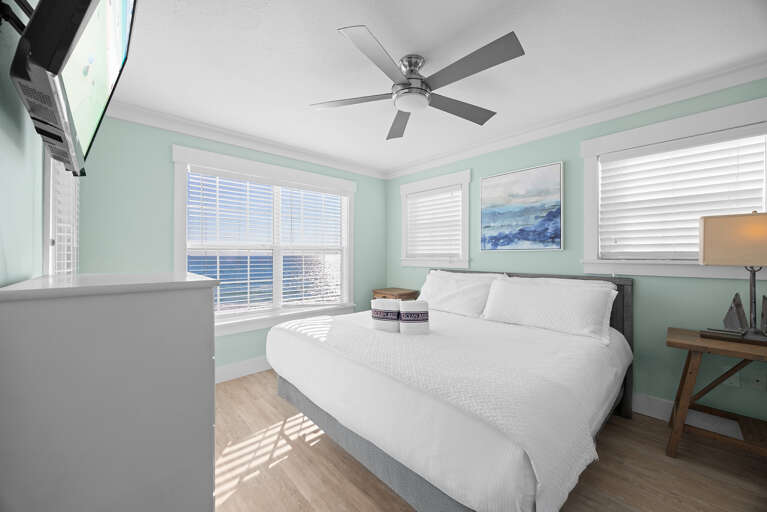 Sunseekers 4 Primary Bedroom