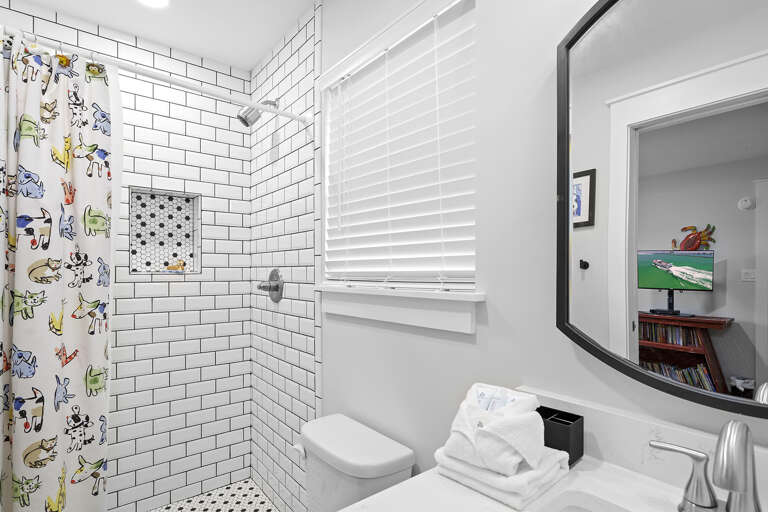 23-Lone-Star-Bathroom-3