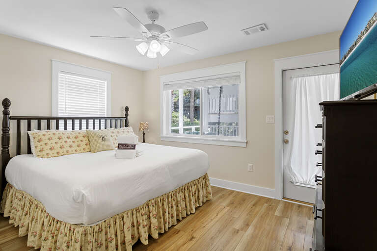 23-Lone-Star-Primary-Bedroom