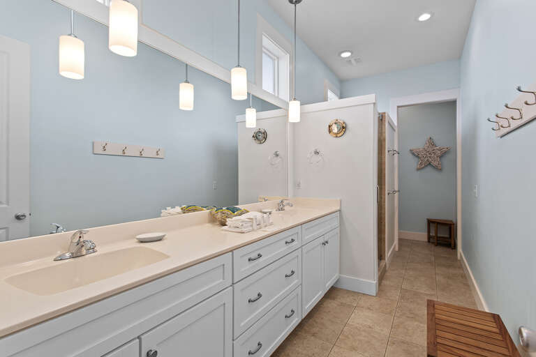 24-Grayton-Sea-Glass-Primary-Bathroom