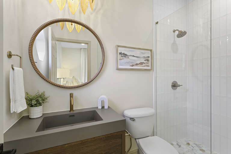 24-Shangri-La-at-Grayton-Bathroom-3