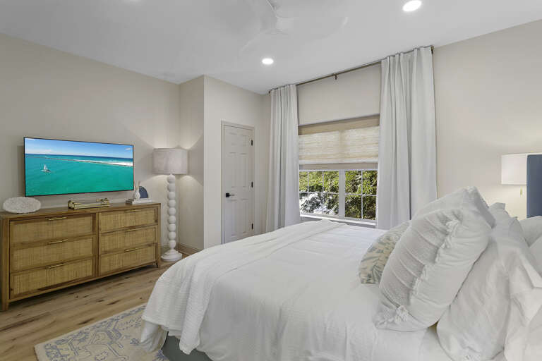 24-Shangri-La-at-Grayton-Bedroom-3-Alt