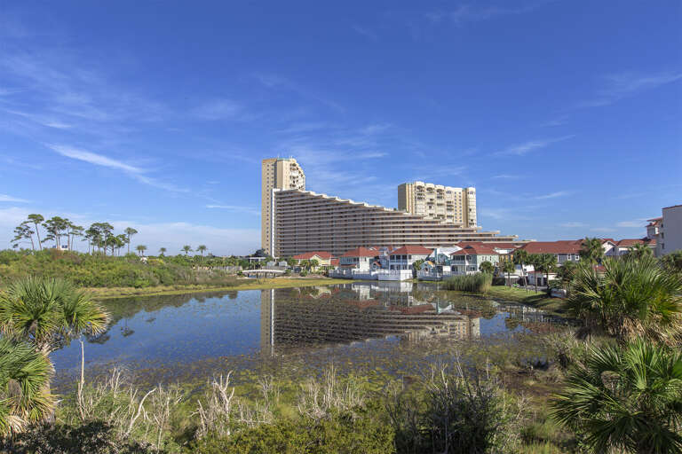 18-Sunny-Daze-Lake-View