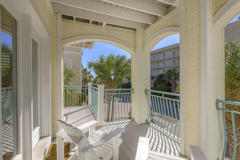 18-Sunny-Daze-Master-Balcony