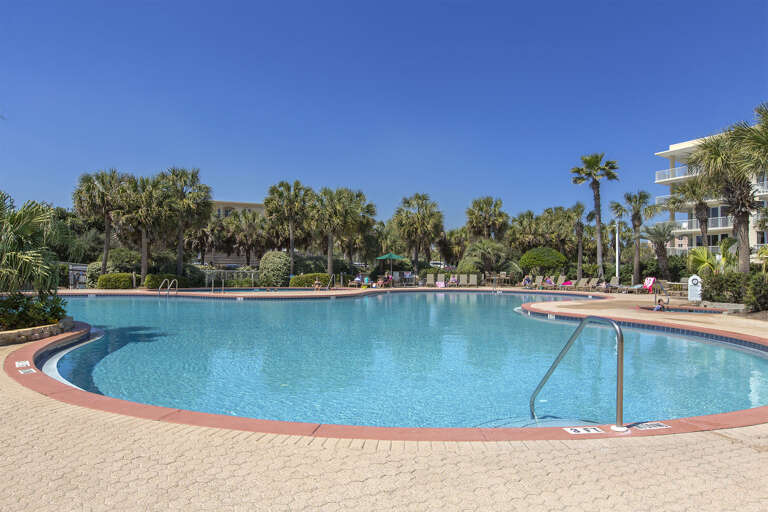 19-Crescent-Community-Pool