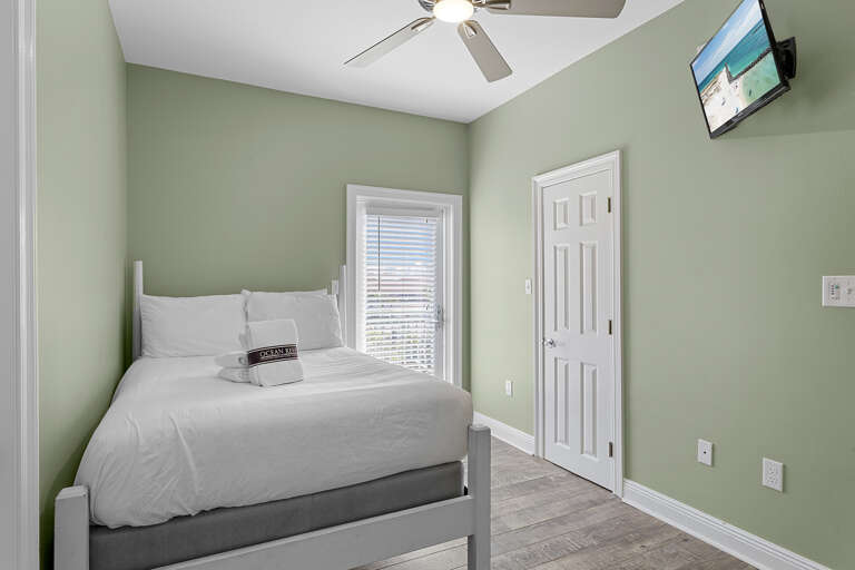 Sunny Daze Guest Bedroom 3