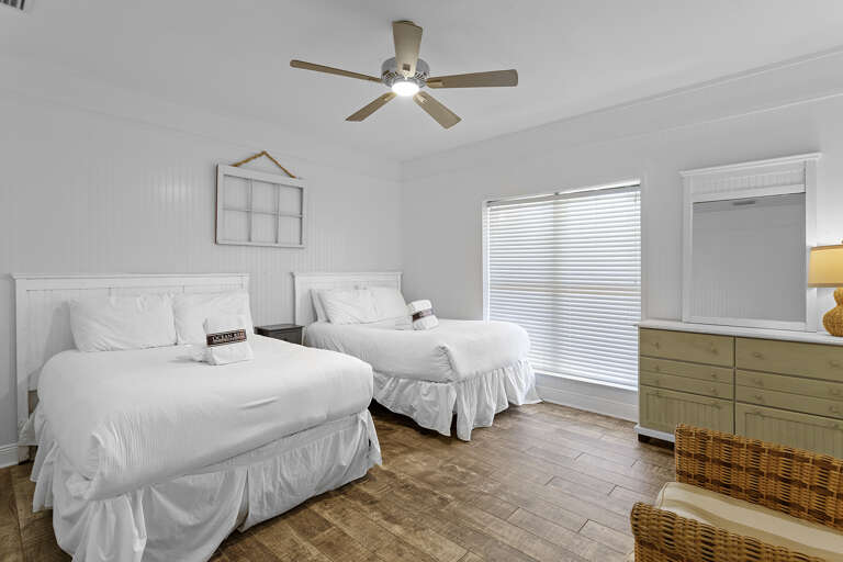 Sunny Daze Guest Bedroom 4 Alt