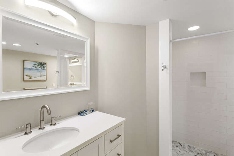 22-Sterling-Shores-203-Master-Bath