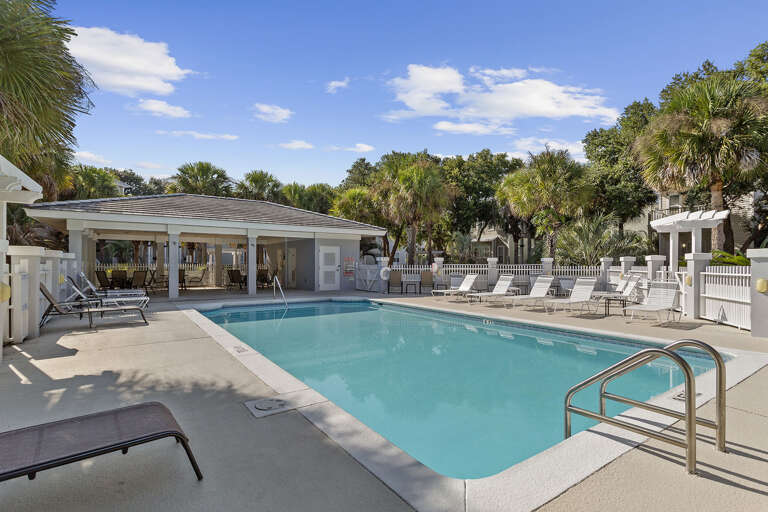 23-Old-Florida-Cottages-Pool