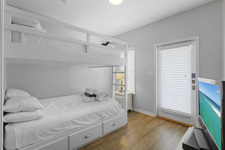 Key Lime Cottage Guest Bedroom