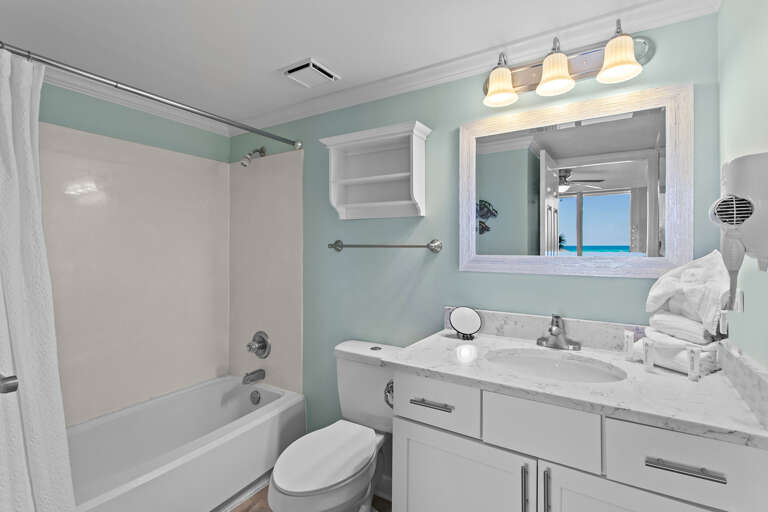 24-Pelican-Beach-Resort-214-Primary-Bathroom