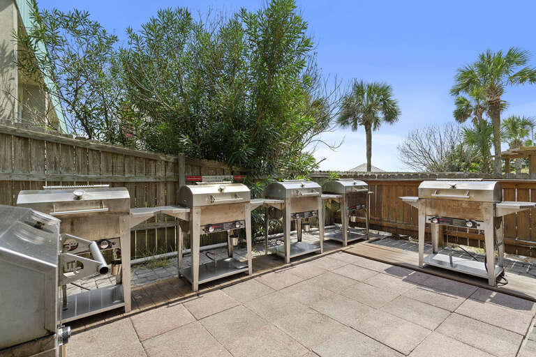 Pelican Beach Resort Grills
