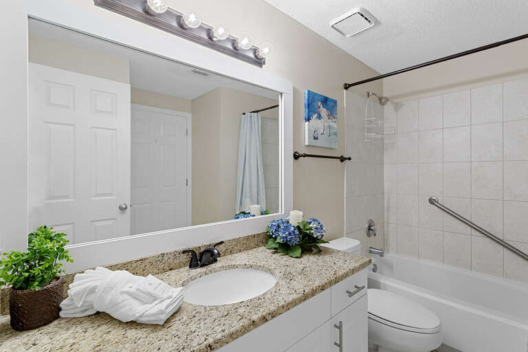 Majestic Sun 811B Guest Bathroom