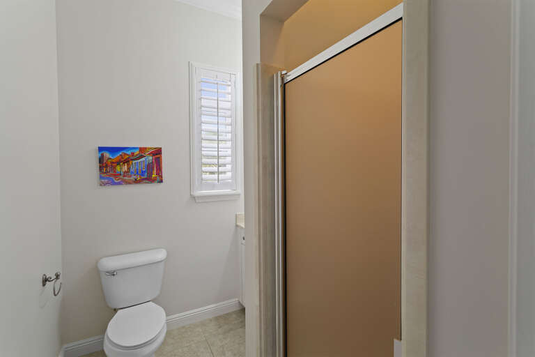 22-Happy-Days-Bathroom-3