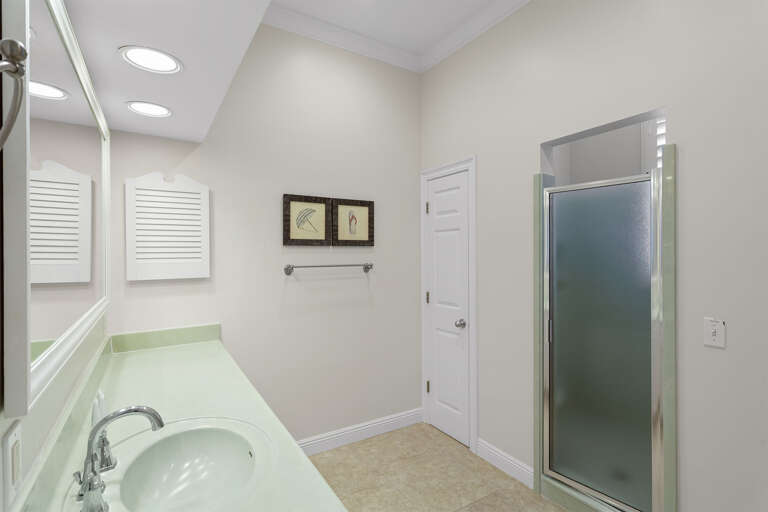 22-Happy-Days-Bathroom