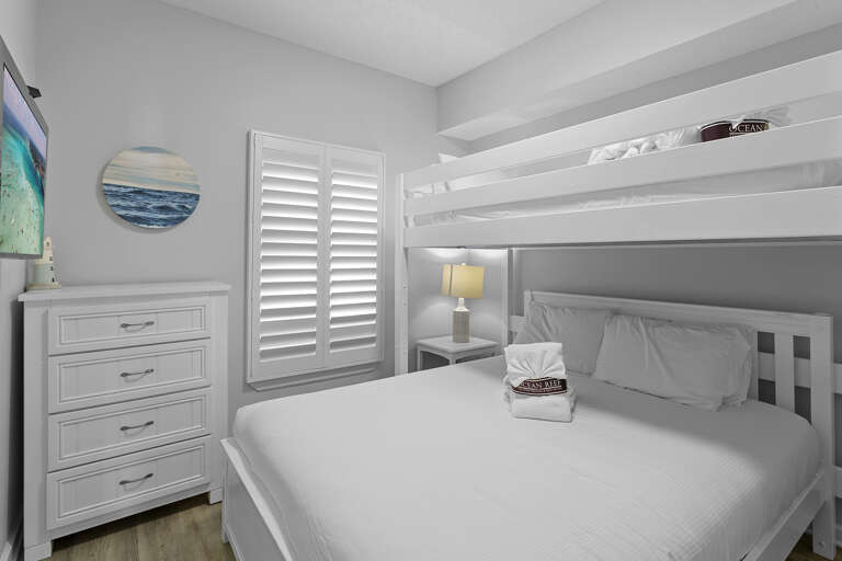 23-Majestic-Sun-504A-Guest-Bedroom 23-Majestic-Sun-504A-Guest-Bedroom
