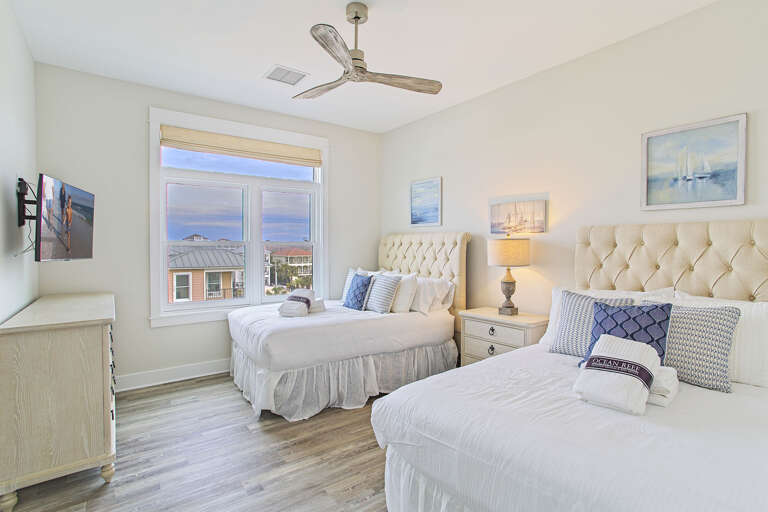 21-Off-The-Hook-Bedroom-4