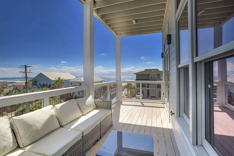 21-Off-The-Hook-Main-Balcony