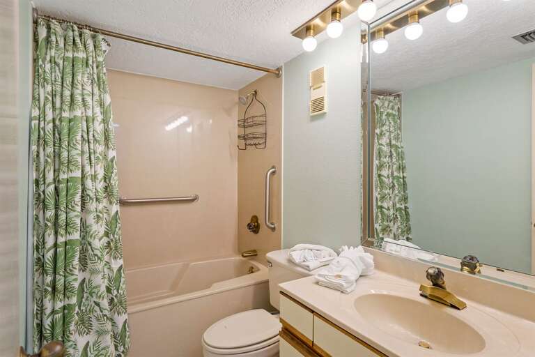 22-Edgewater-1003-Guest-Bath 22-Edgewater-1003-Guest-Bath