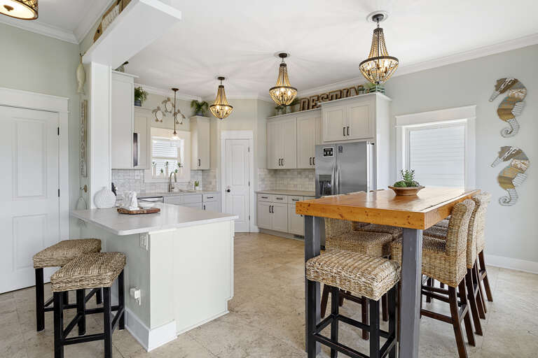 23-Blue-Water-Escape-Dining