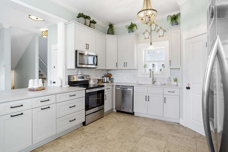 23-Blue-Water-Escape-Kitchen-Alt