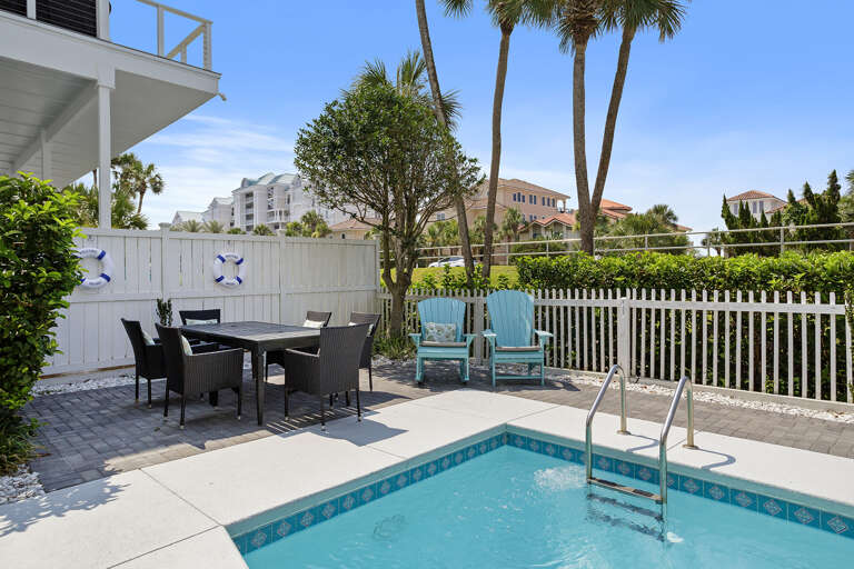 23-Blue-Water-Escape-Outdoor-Dining