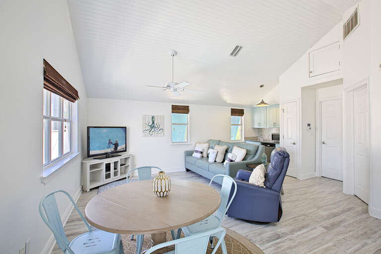 20-Anchor-Pointe-Guest-Dining