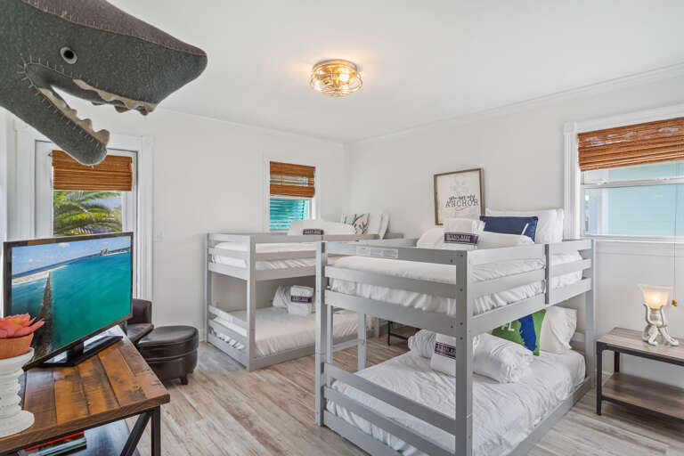 23-Anchor-Pointe-Bedroom-4