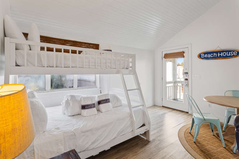 23-Anchor-Pointe-Guest-House-Bunks
