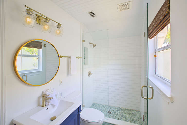 20-Anchor-Pointe-Guest-Bathroom