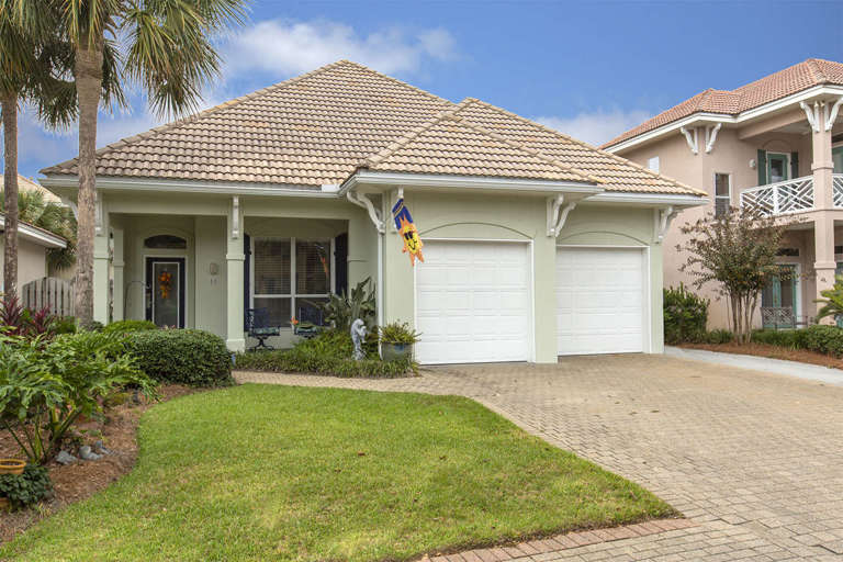 Saltwater Sisters 3 Bedroom Vacation Rental Property in Destin FL