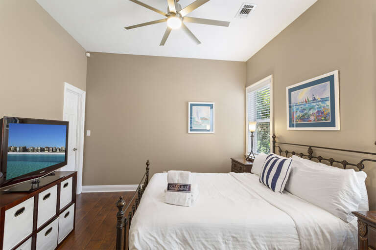 22-Saltwater-Sisters-Guest-Bed