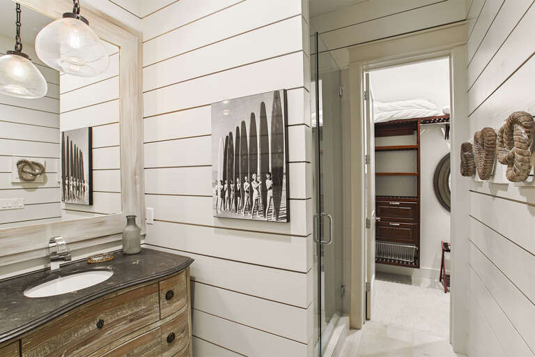 19-All-Is-Grayt-Guest-Bath