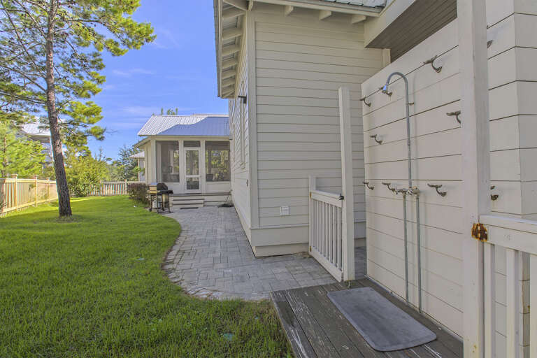 19-All-Is-Grayt-Back-Yard