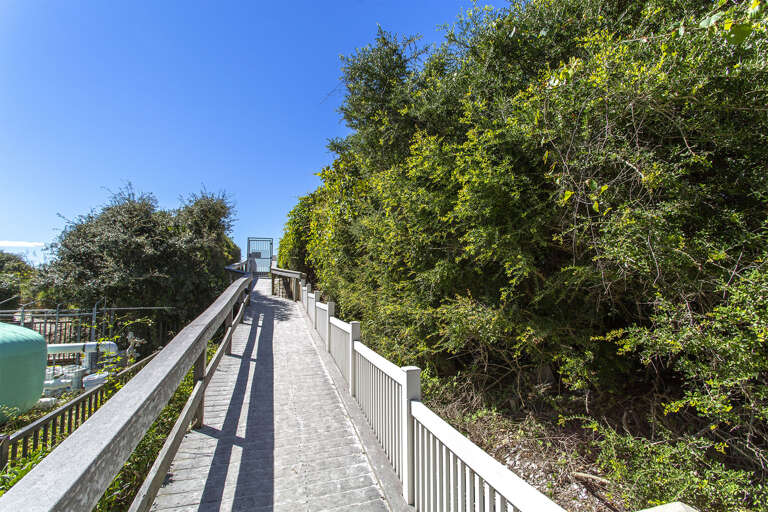 21-St-Tropez-Beach-Access
