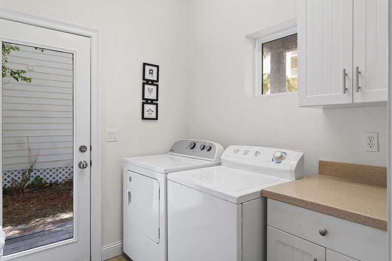 Paradise Villa Laundry Room