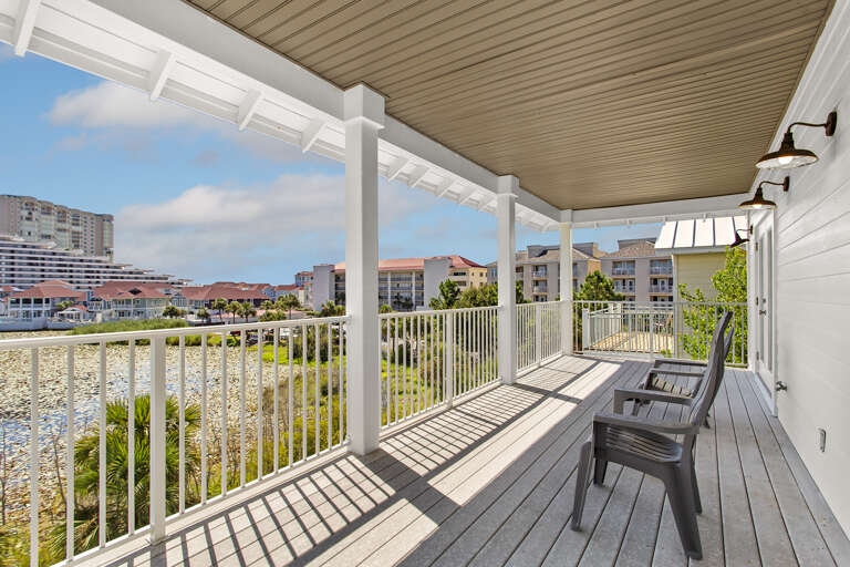 Paradise Villa Balcony Alt 3