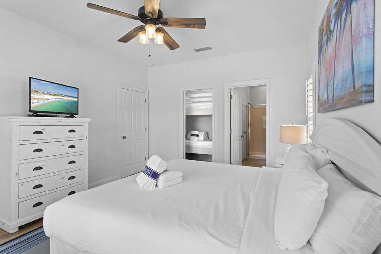 Paradise Villa Guest Bedroom2 Alt